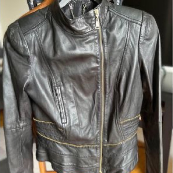Black leather jacket. Guess by Marciano. Size S-M - Picture 1 of 3